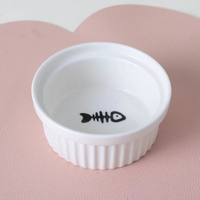 Keramik- Futternapf für Katzen- bequem und gesund fressen